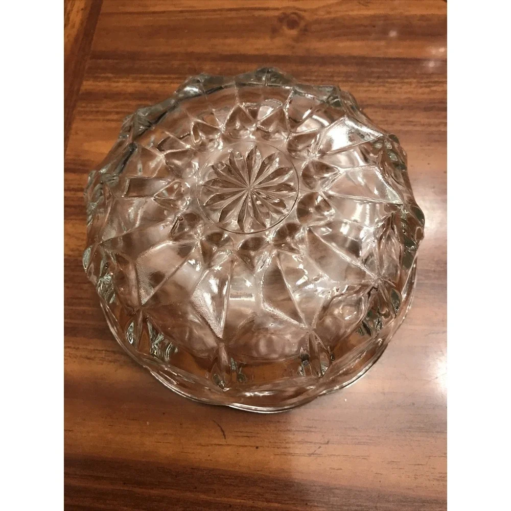 Vintage Clear glass paneled nappy bowl‎ 6 in star